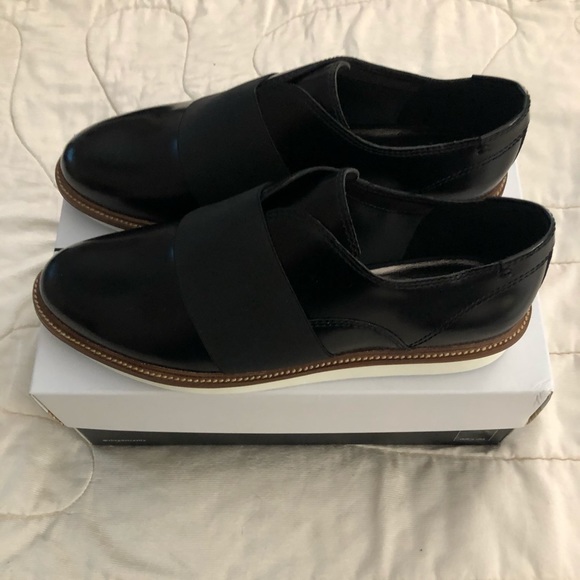 Dolce Vita Saxon Slip On - Picture 4 of 10